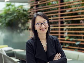 Dr. Vivian Lee (EMBA '06) Dr. Vivian Lee (EMBA '06)